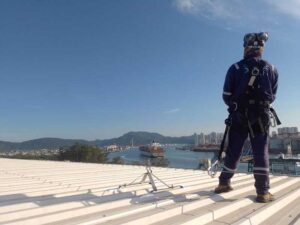 Linha-de-Vida-Flexível-para-Telhado-Interface-Trapezoidal​-5