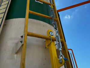 Linha-de-Vida-Vertical-para-Escadas-tipo-Marinheiro---Kit-Up-Vert​-07