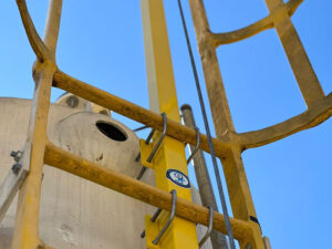 Linha-de-Vida-Vertical-para-Escadas-tipo-Marinheiro---Kit-Up-Vert​-08