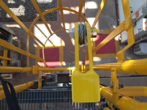 Linha-de-Vida-Vertical-para-Escadas-tipo-Marinheiro---Kit-Up-Vert​