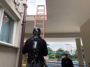 Pontos-de-Ancoragem-–-Vara-de-Manobra-+-Gancho-para-Escadas-Móveis​4